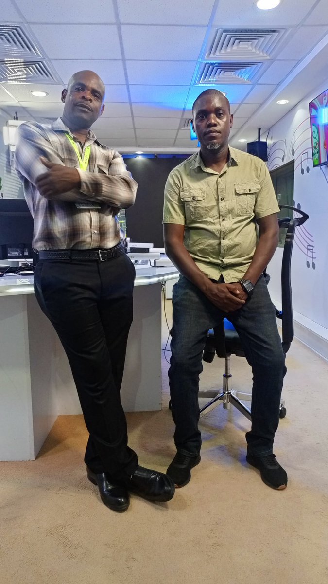 Ni muda wa Mapumziko baada Ya  kuwa na siku nzima ya kutafuta,, it's #RhumbaRevolution na Pyukapyu Wa Pyukupyu &amp; <a href="/works_deejay/">Deejay Works</a>  hadi Saa nne usiku.  Unasikiliza ukiwa wapi?
watch live: youtube.com/live/Wagi5x9zs…
#LadhaYaPwani
#COCOFM