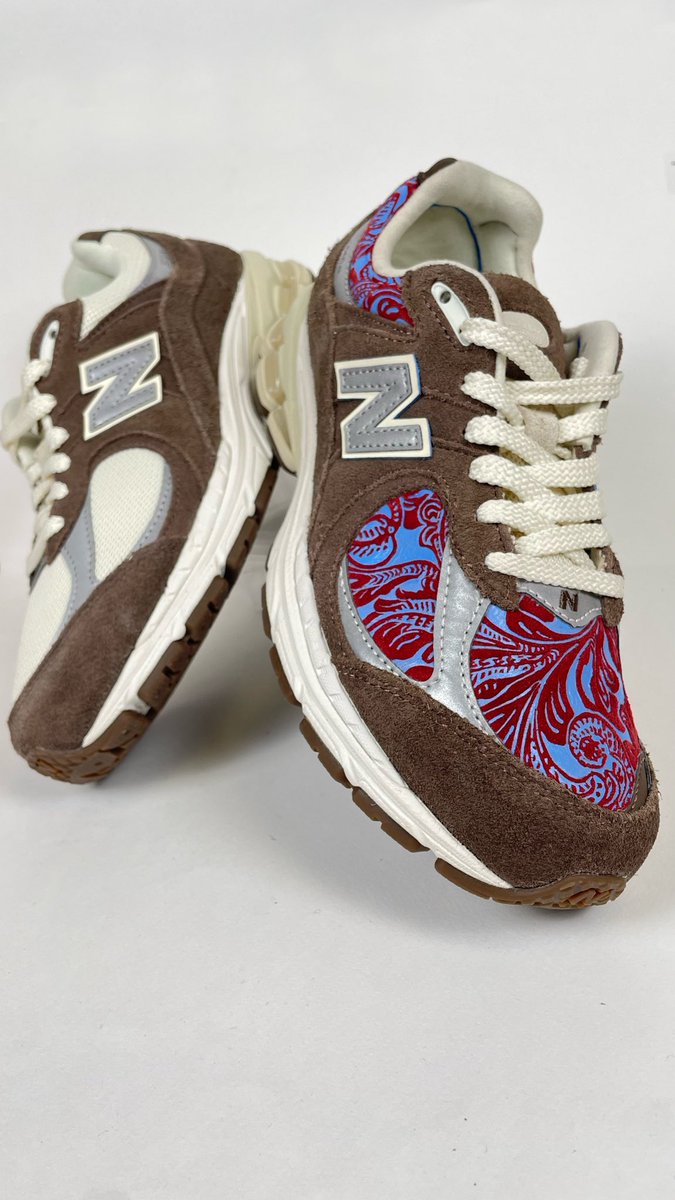 Avant/après de ma dernière custom sur <a href="/newbalance/">New Balance</a> !⚡️

Vous validez <a href="/NewBalanceFR/">New Balance France</a> ?

#newbalance #custom #passion