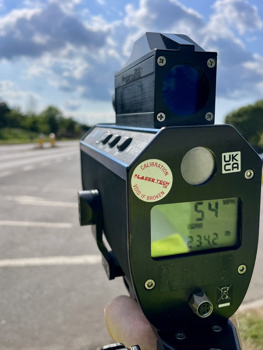 _IanAdams's tweet photo. A quick break in the weather, so an ideal opportunity to educate 1500 passing motorists on #speed awareness.

Research shows that just a 1mph reduction in average speed, results in a 5% drop in those who are killed or seriously injured in collisions…

#FoodForThought #Fatal5 #VisionZero #CSW #A3052 #EastDevon