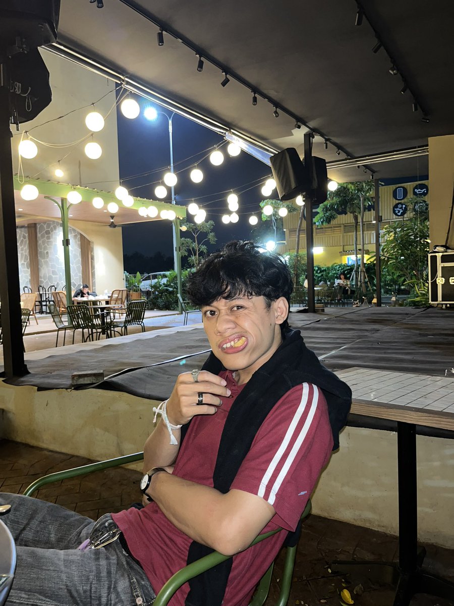 asw0op's tweet photo. kiw cowo https://t.co/YFtFJWjxiB