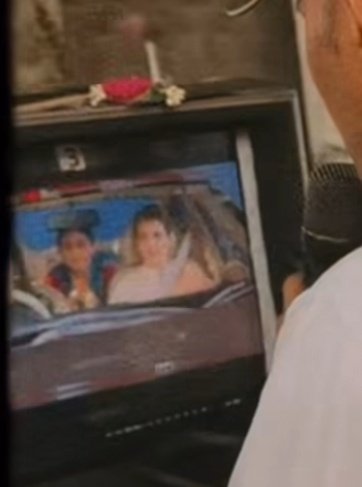 Inke paas car kaise aayi??
Lag bhi present time ka hi raha hai by their dressing
#yrkkh