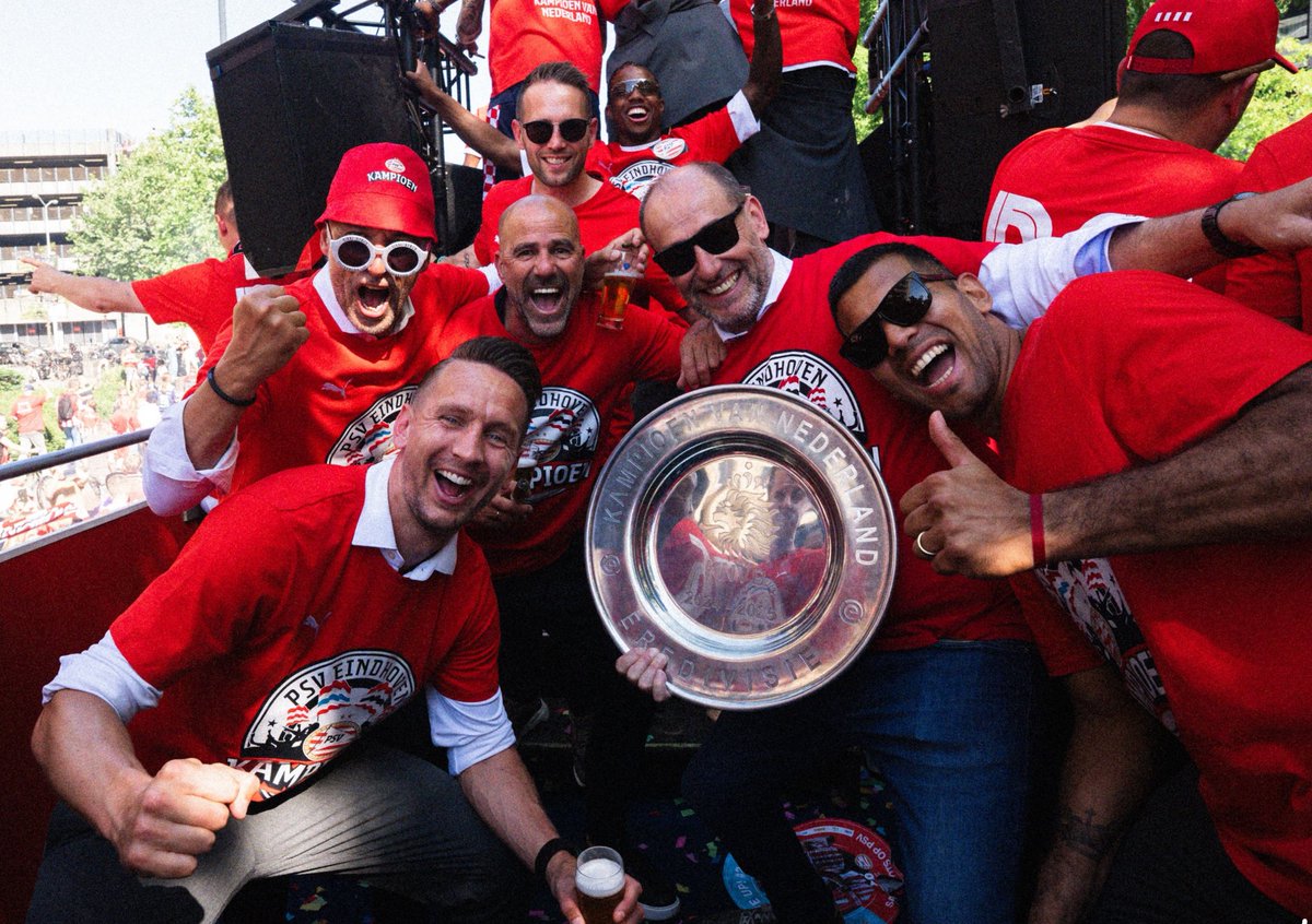 paulvankemenade's tweet photo. Wat een feest en support, de laatste is altijd de heftigste! #ehv #onspsv #psv #topsportklimaat @edwinvanzandvoort #26 https://t.co/3ljk3g9GeM
