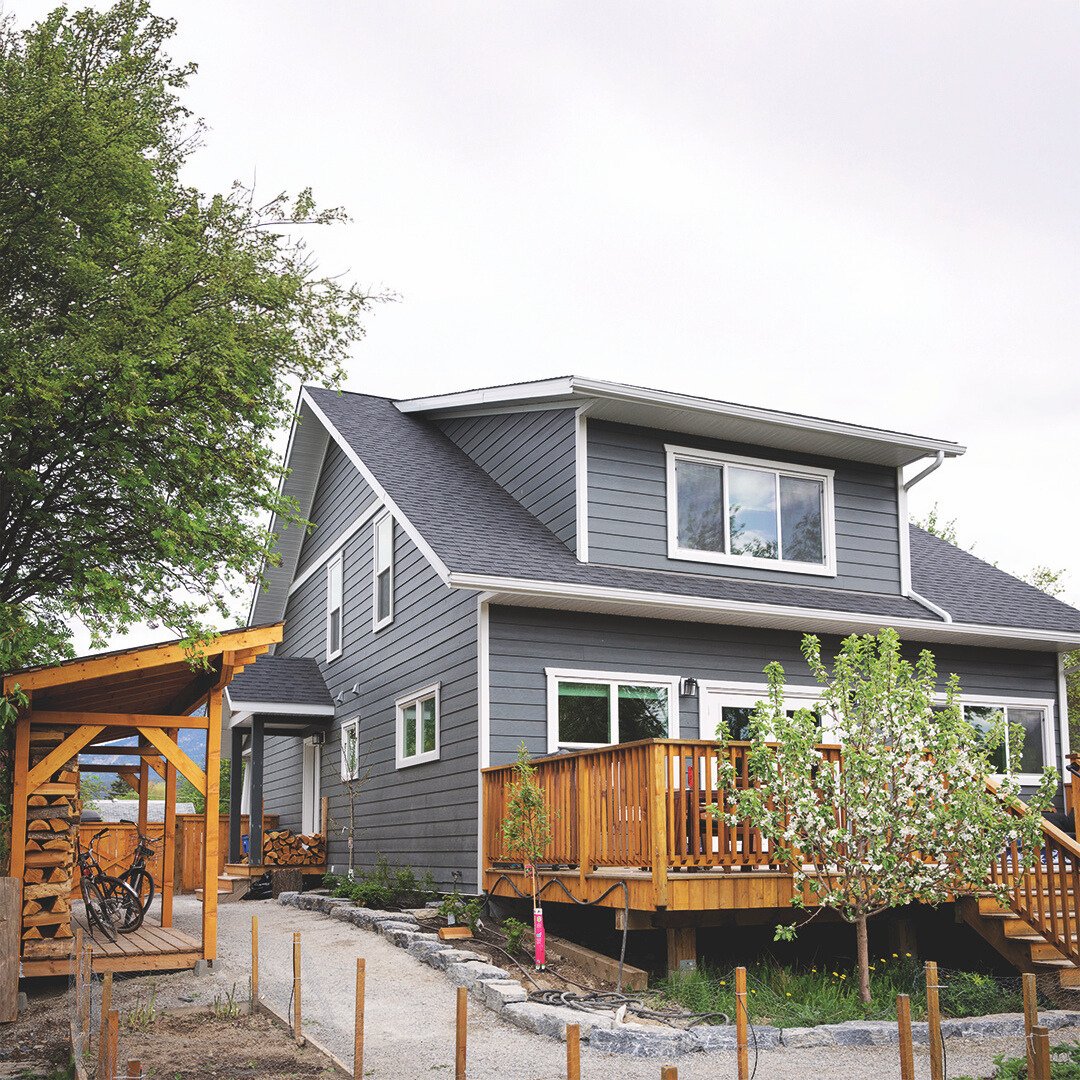Winton_Homes's tweet photo. Meet the Jack Pine — a craftsman-style prefab home that blends timeless design with modern comfort.
3 beds | 3.5 baths | Walk-in closets for all 2048 sq. ft. of smart living

Delivered prefab. Designed for Western Canada.
🔗 https://t.co/2egZfrlKay https://t.co/VHUq3ZoBiO