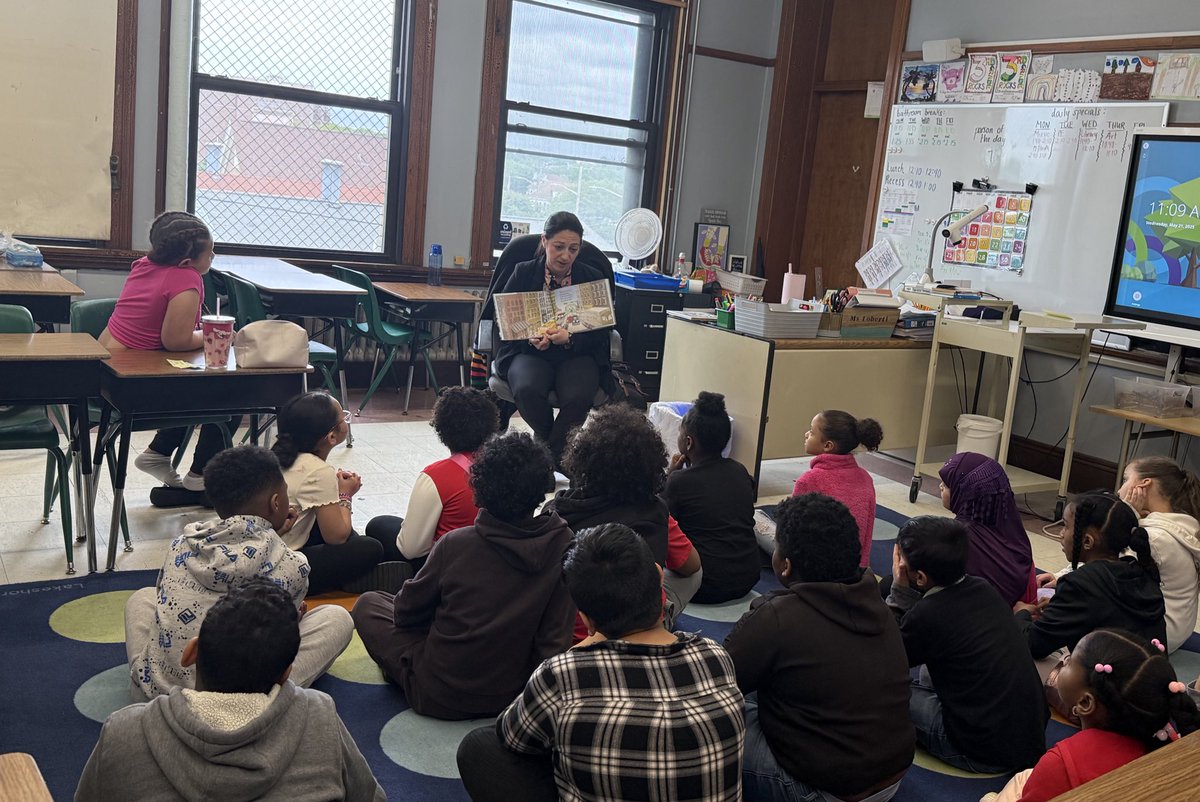 Courtney Monterecy (@cmonterecy) on Twitter photo Special thanks to our good friend <a href="/malee_ward/">emily ward</a> for visiting us today from City Hall! Emily shared a story with Miss <a href="/LaurenLoberti/">Lauren Loberti</a>’s 3rd graders to celebrate #ReadingWeek2025. So many thoughtful questions!! Our students loved this visit. #FogartyPride <a href="/pvdschools/">Providence Public Schools</a> <a href="/PVDMayor/">Mayor Brett Smiley</a> Special thanks to our good friend <a href="/malee_ward/">emily ward</a> for visiting us today from City Hall! Emily shared a story with Miss <a href="/LaurenLoberti/">Lauren Loberti</a>’s 3rd graders to celebrate #ReadingWeek2025. So many thoughtful questions!! Our students loved this visit. #FogartyPride <a href="/pvdschools/">Providence Public Schools</a> <a href="/PVDMayor/">Mayor Brett Smiley</a>