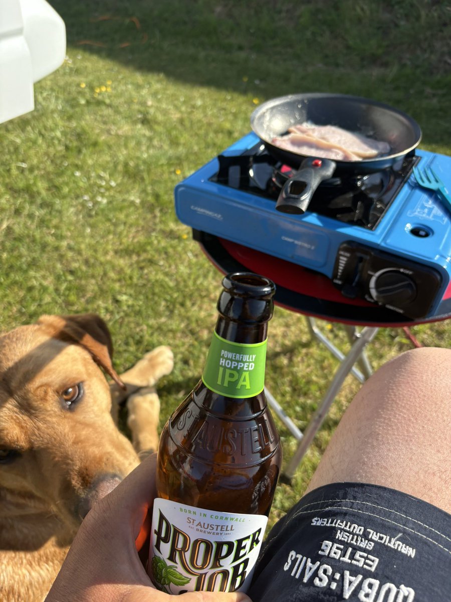 mickfox200's tweet image. Camping vibes right there .. #cookingfortwo ☺️☺️