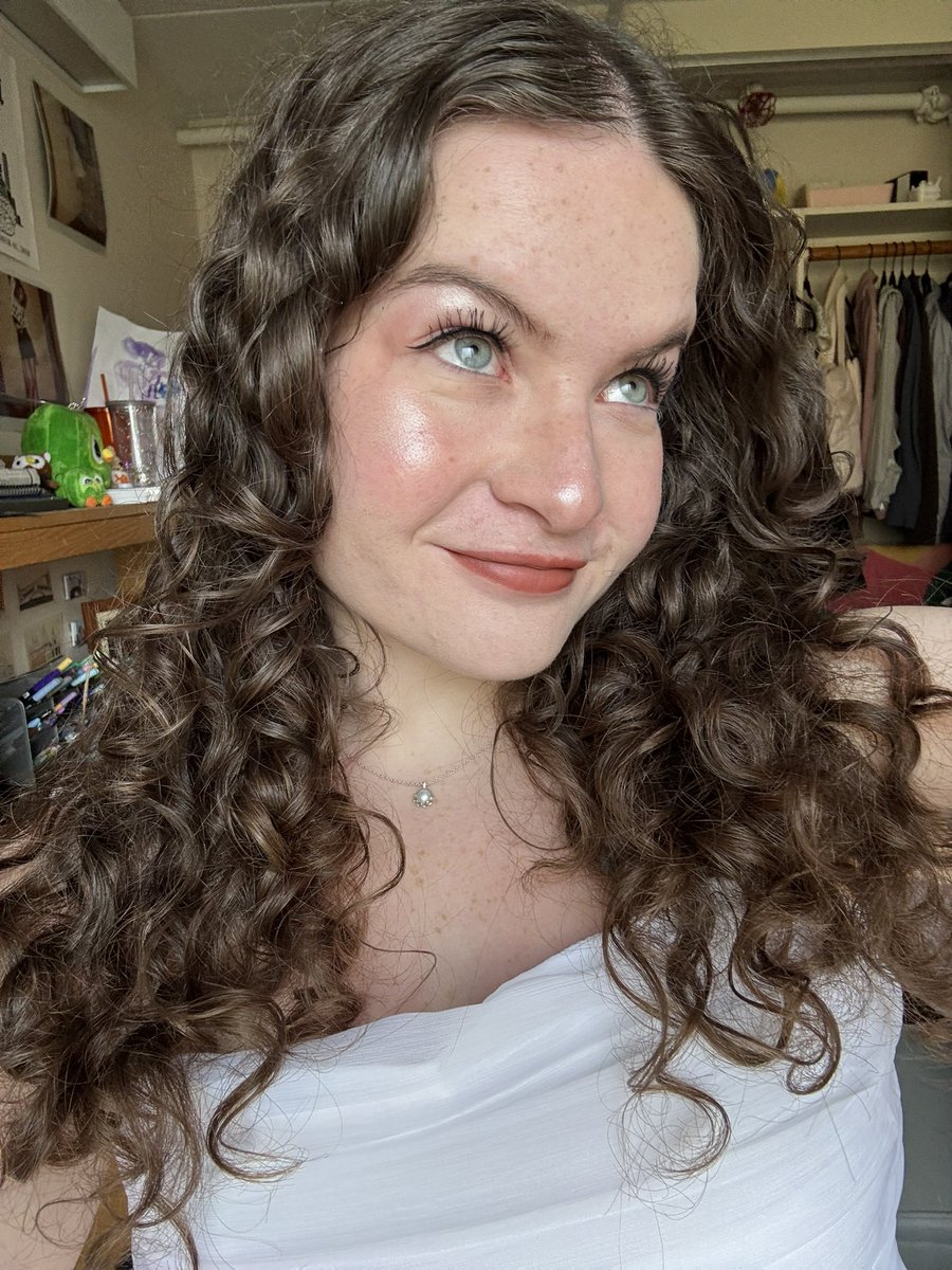 alex !!! tweet media