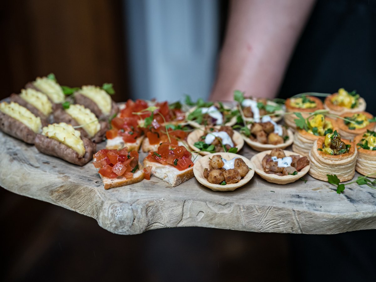 Sweet or savoury, we’ve got the perfect bite for every guest 🧀🍓 
Our canapés are made to impress - and just the right touch to kick off your celebration in style! 

#manorbythelake #wedding #weddingvenue #cotswoldwedding #food #weddingmenu #weddingfood