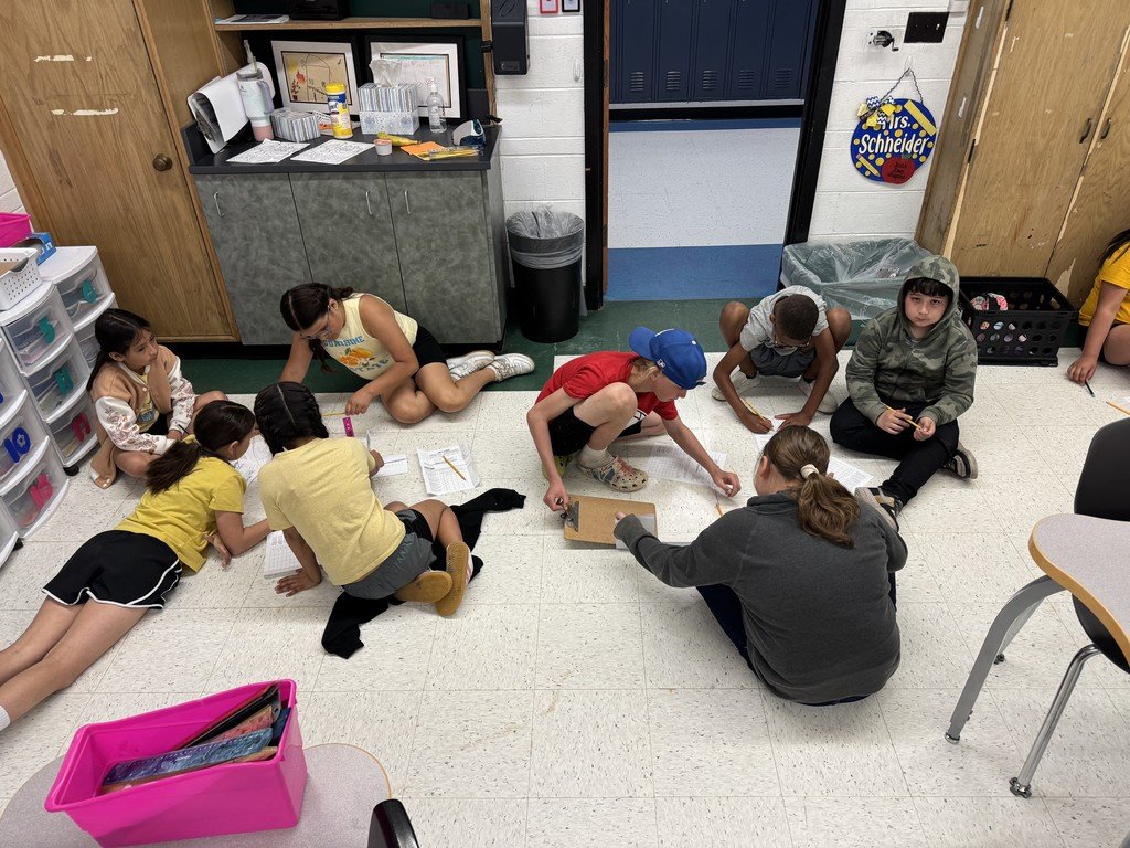 Mrs. Schneider and Ms. Butler worked in groups to measure how far a pencil will roll based on the given angle 📏
La Sra. Schneider y la Srta. Butler trabajaron en grupos para medir qué tan lejos rueda un lápiz según el ángulo dado.
#JeffersonJourney🐝