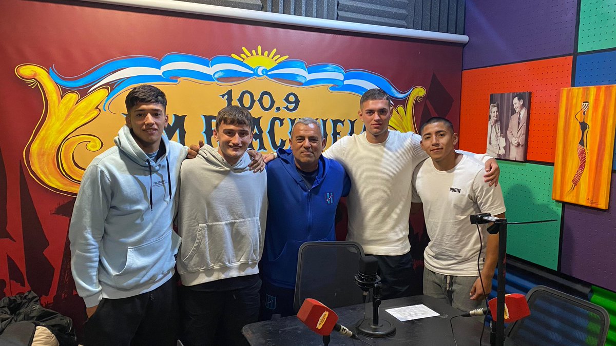 Charla inolvidable con los pibes de san telmo...
Revivila en el sitio de.fm riachuelo en YouTube o en el diferido de fm 100.9
Iñaki lartirigoyen, Juan yangali, ian pardo y matias salerno....