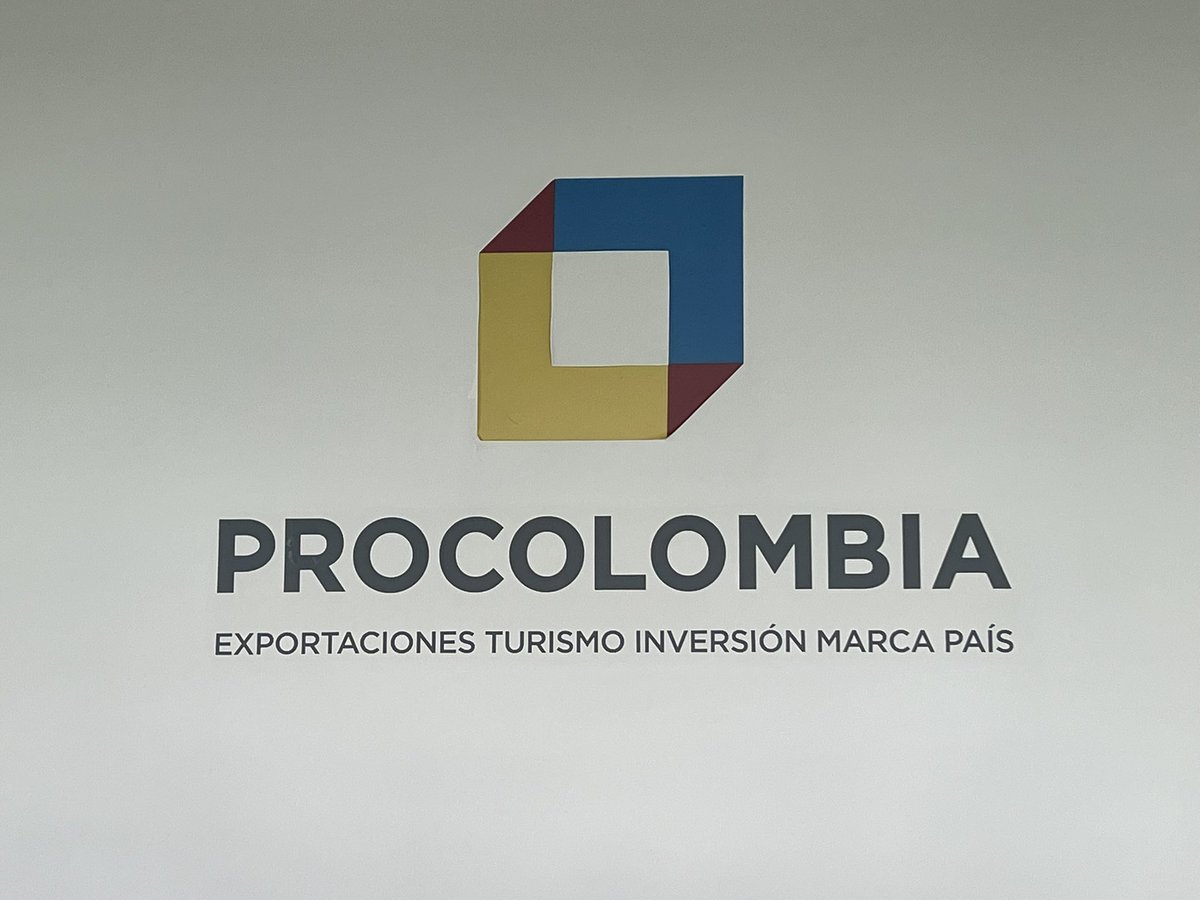 JuanSebastian Jaramillo (@juanseb52691692) on Twitter photo #Feliz21deMayo | 🔖 Presente la <a href="/SedecV/">sedec_valle</a>,<a href="/OscarEVivasA/">Oscar Eduardo Vivas Astudillo</a> con <a href="/PROCOLOMBIACO/">PROCOLOMBIA</a> nos permite abrir puertas al mundo. Promovemos oportunidades de inversión extranjera que transforman vidas y fortalecen la competitividad regional con las exportaciones. #Feliz21deMayo | 🔖 Presente la <a href="/SedecV/">sedec_valle</a>,<a href="/OscarEVivasA/">Oscar Eduardo Vivas Astudillo</a> con <a href="/PROCOLOMBIACO/">PROCOLOMBIA</a> nos permite abrir puertas al mundo. Promovemos oportunidades de inversión extranjera que transforman vidas y fortalecen la competitividad regional con las exportaciones.