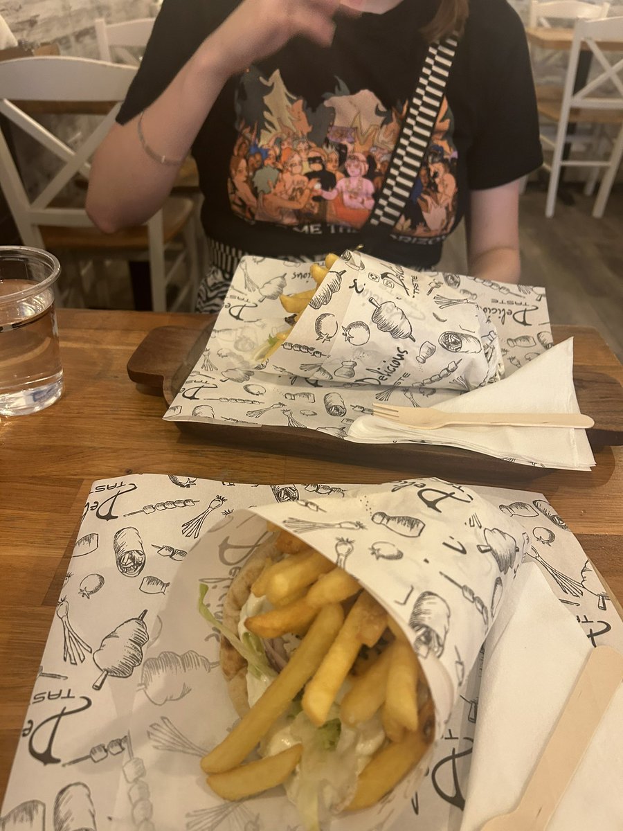 Quick catch up with my first born as she had to work in Cardiff today ❤️ <a href="/fluorescentsoph/">Sophie Williams</a>