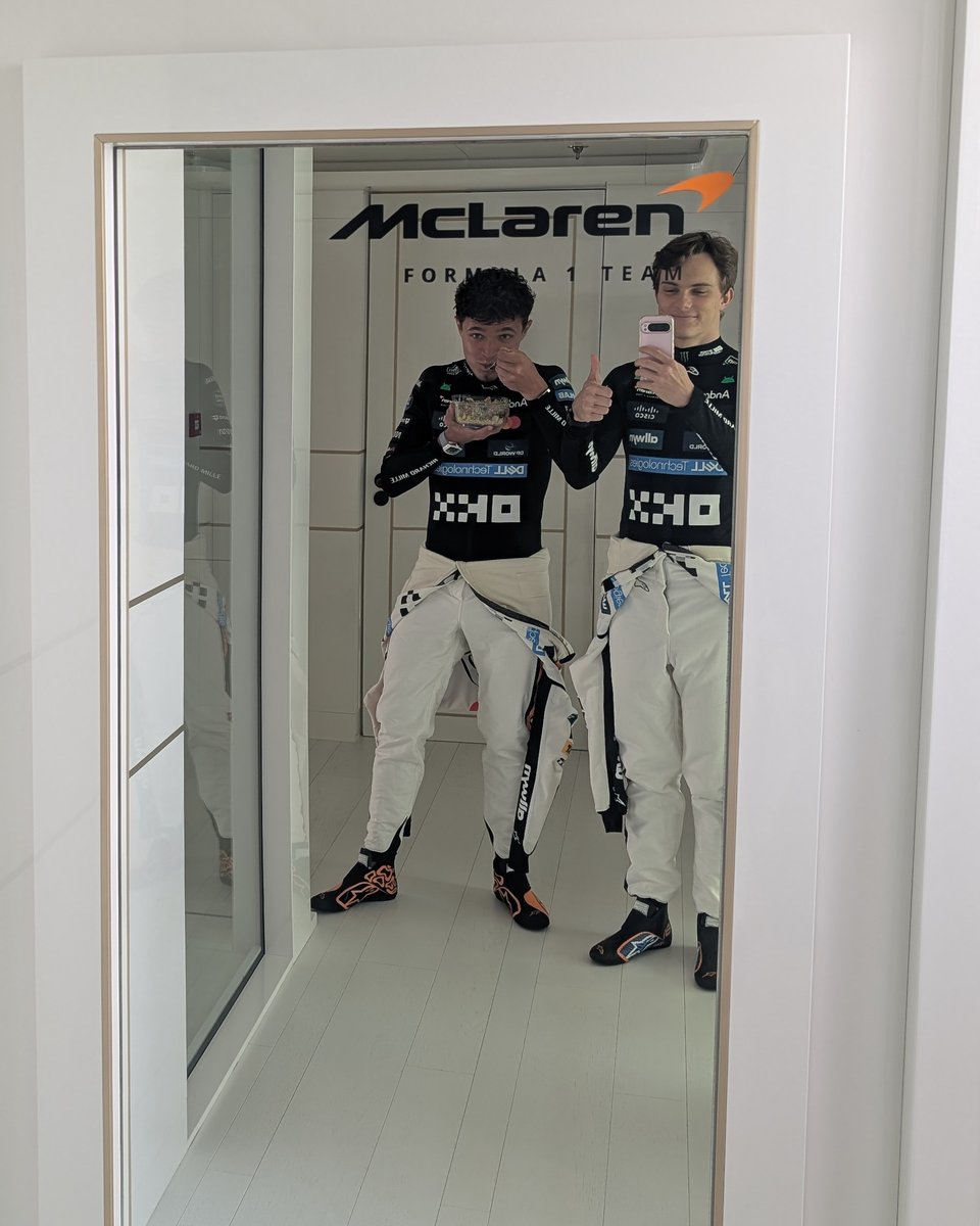 McLarenF1's tweet image. Snacking &amp;amp; snapping 📸

#McLaren | #M7AReborn | @OKX | @GooglePixel_US