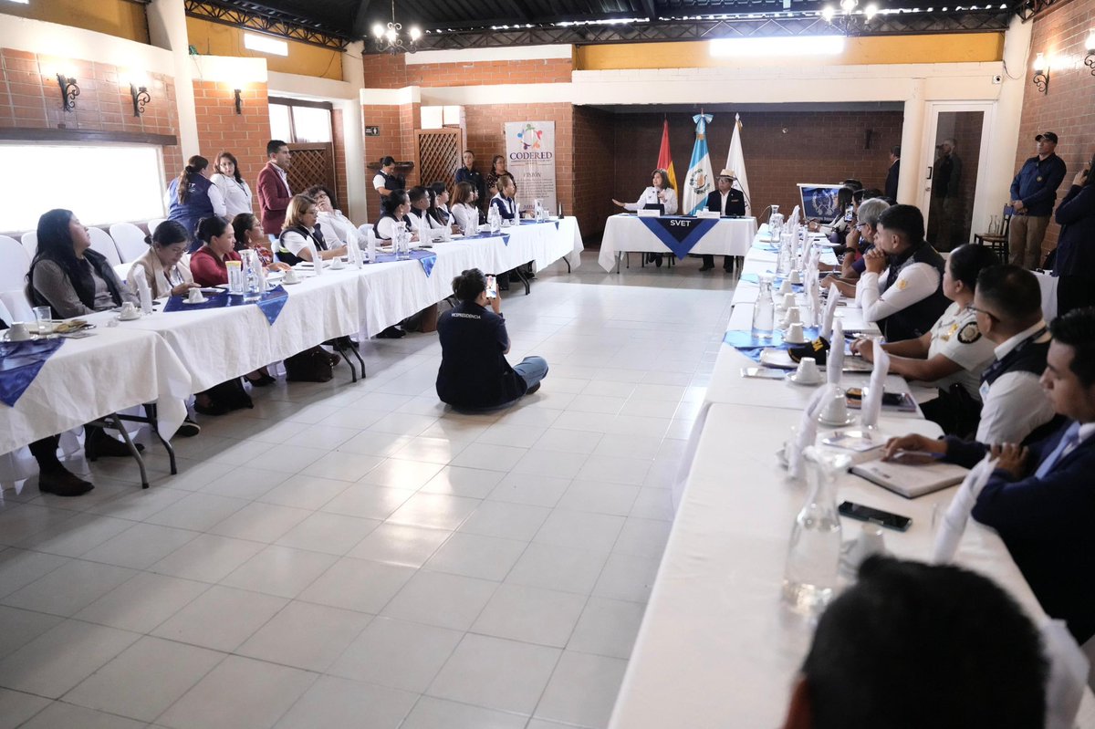 Desde la articulación con la Coordinadora Departamental de Redes de San Marcos, se fortalecen acciones para prevenir los delitos VET.

Porque la seguridad y el bienestar de niñas, mujeres y jóvenes es prioridad.