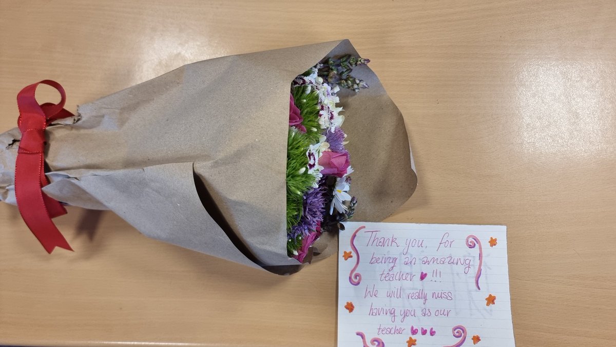 MrsWangHHS's tweet photo. So touched by the kind gesture from S3 Chrottle and Annie. Thank you! @HHSModLang https://t.co/k6OziJPCnh