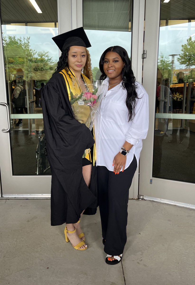 𝓒𝓸𝓷𝓰𝓻𝓪𝓽𝓾𝓵𝓪𝓽𝓲𝓸𝓷𝓼 𝓉𝑜 𝑜𝓊𝓇 𝒢𝓇𝒶𝒹𝓈! 🎓

#hoophearthustle