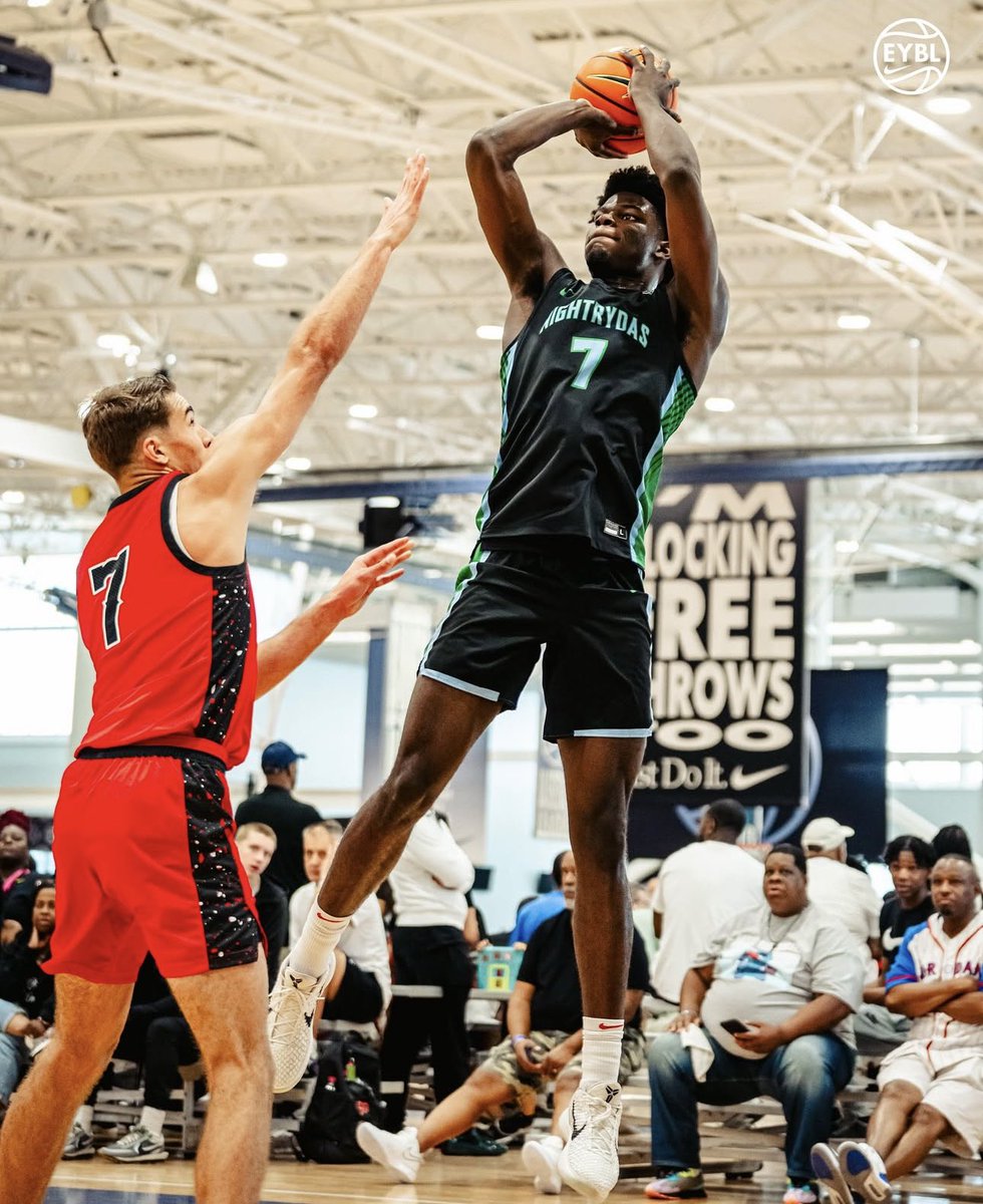 Colby Giacubeno (@colbyghoops) on Twitter photo .<a href="/NikeEYB/">EliteYouthBasketball</a> S2 Recap: 17U Standouts & Stock-Risers
▫️Mingo, Smith & Crowe headline ⭐️ guards
▫️Bryson Howard emerges
▫️Lucas Morillo, Caleb Gaskins & Luca Foster 📈
+ the college programs tracking each prospect 👀
READ📝: madehoops.com/made-society/a… .<a href="/NikeEYB/">EliteYouthBasketball</a> S2 Recap: 17U Standouts & Stock-Risers
▫️Mingo, Smith & Crowe headline ⭐️ guards
▫️Bryson Howard emerges
▫️Lucas Morillo, Caleb Gaskins & Luca Foster 📈
+ the college programs tracking each prospect 👀
READ📝: madehoops.com/made-society/a…