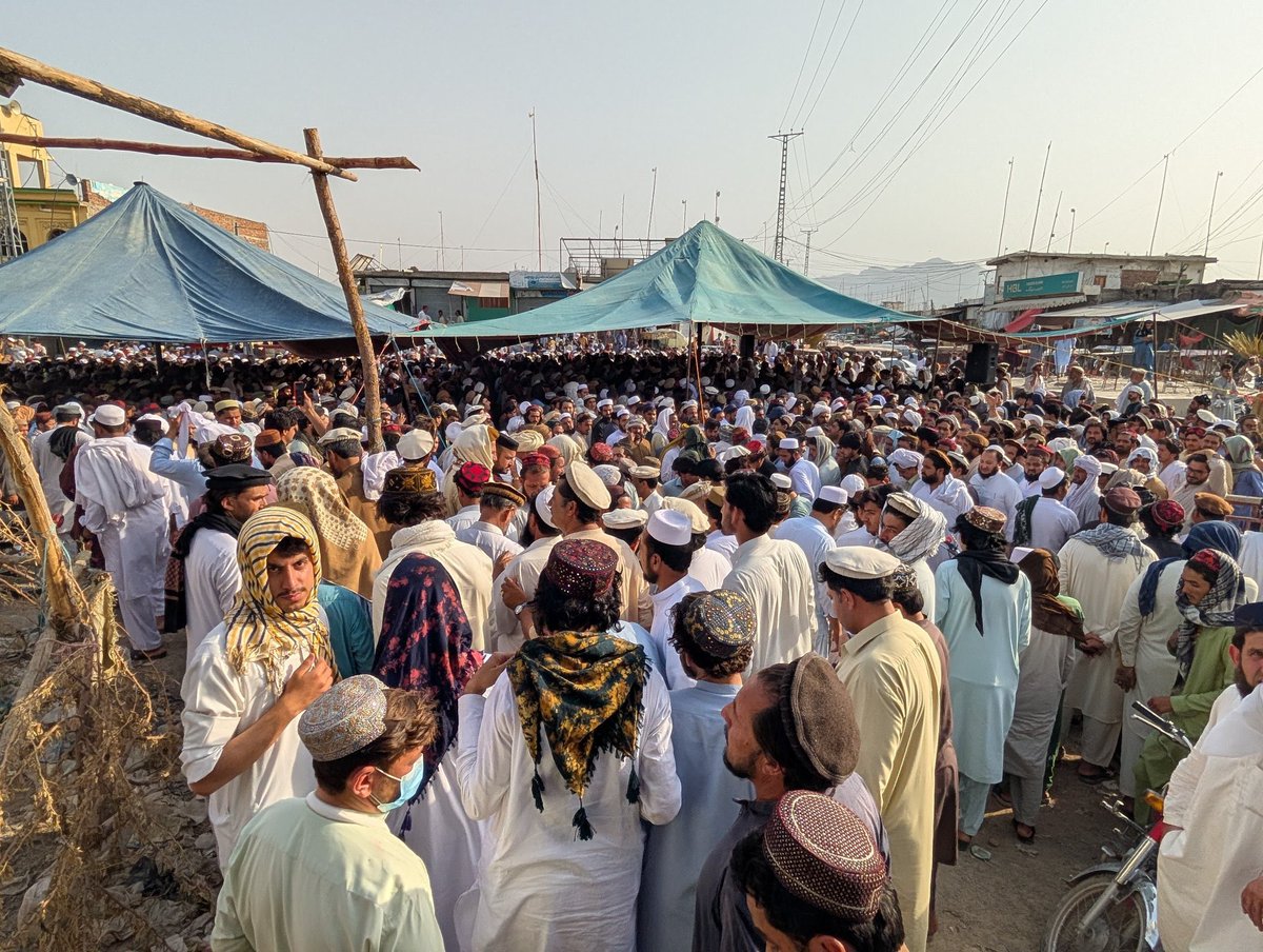 fidawazir49's tweet photo. People are protesting with the bodies of innocent children martyred in a drone strike in N Waziristan, but no one is listening to their voices. Instead, #DGISPR is shamelessly trying to cover up the crimes and atrocities through lies and propaganda.
#HoldISPRAccountable https://t.co/7VxpyGkXiM