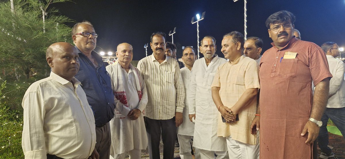 पत्रकार मित्र श्री Vinay Kant Mishra उर्फ मुन्ना मिश्र जी के पुत्र एडवोकेट Shashank Mishra जी के तिलक में रहना हुआ..........