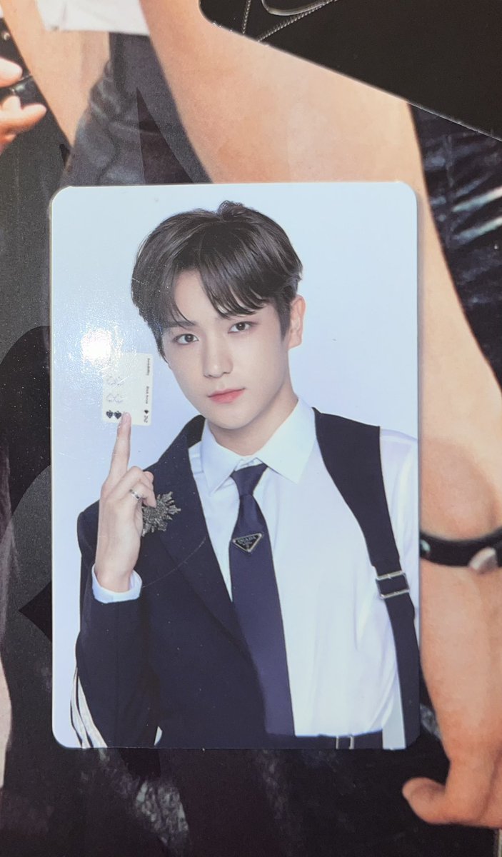 taeyonglee2602's tweet photo. Je vends tout à 5€ les gars par pitié aidez moi !! Si vous pouvez m’aider à rt je vous en prie 🥹🥹🥹🥹 prix négociable pour tout https://t.co/jCNKTx5NNz