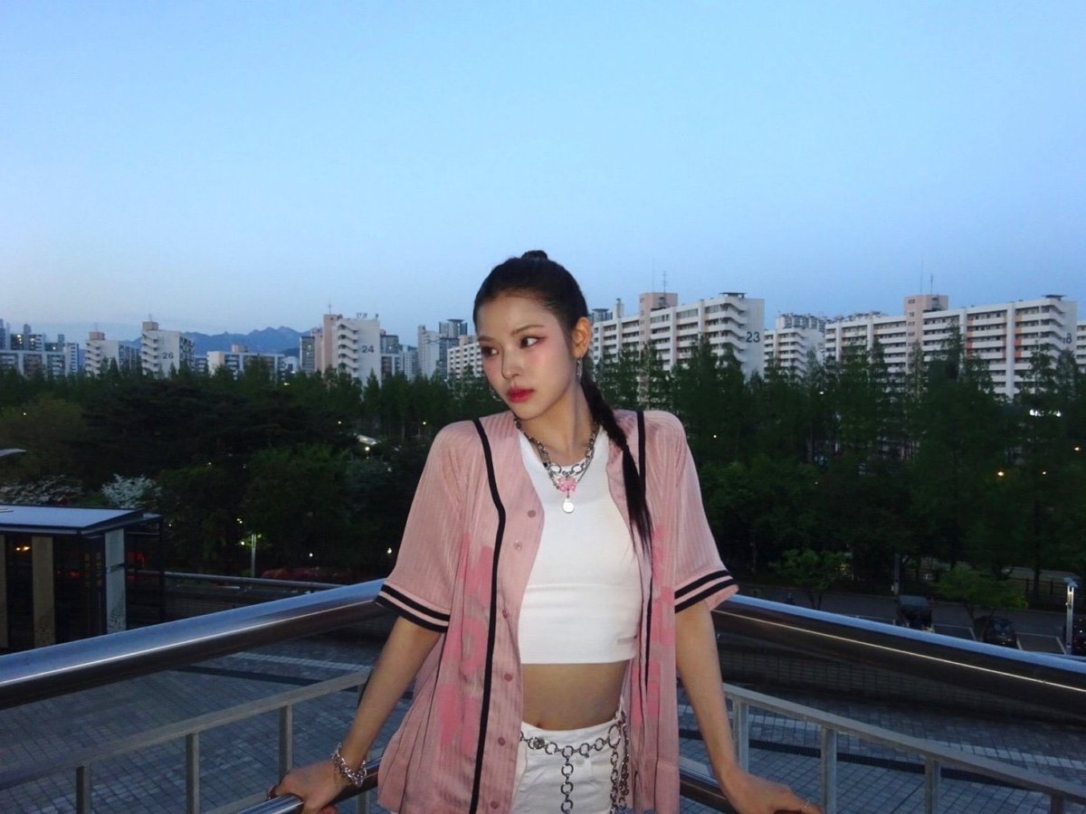 1028gallery's tweet photo. #MAI #마이 https://t.co/mdYYUhpJ3D