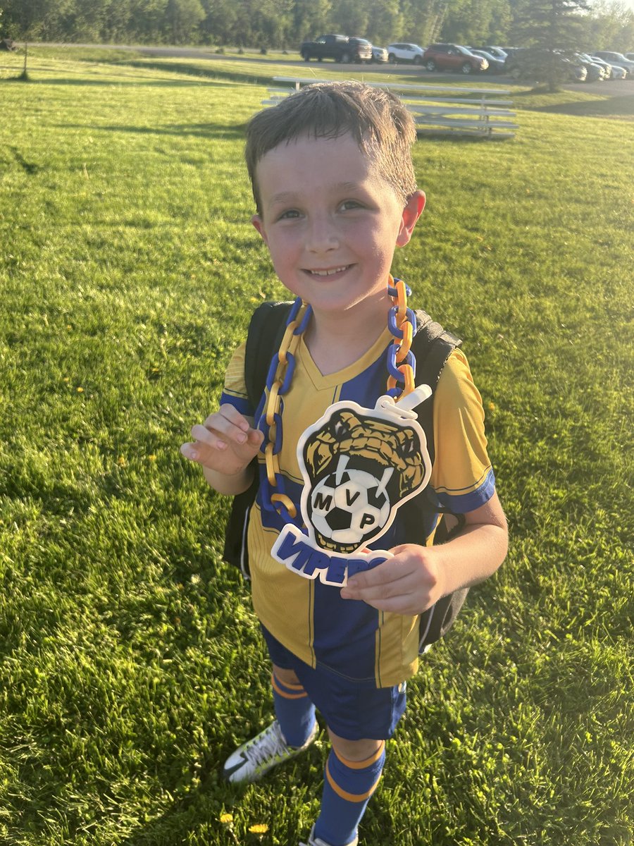 Lunch at school with my Birthday boy 🎂 How is this babe 8 years old already!?  My MVP loves that he shares a b-day with the NFL MVP!