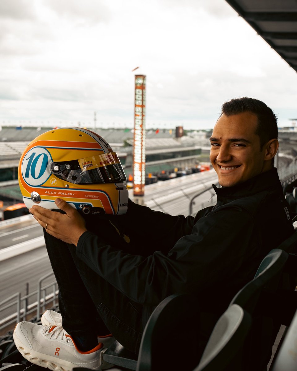 AlexPalou's tweet photo. My helmet for the 109th running of the Indianapolis 500, inspired by my Crew Chief Ricky Davis and awesomely painted by @VeneratioDesign 😍🤩 https://t.co/AUZVFepn7O