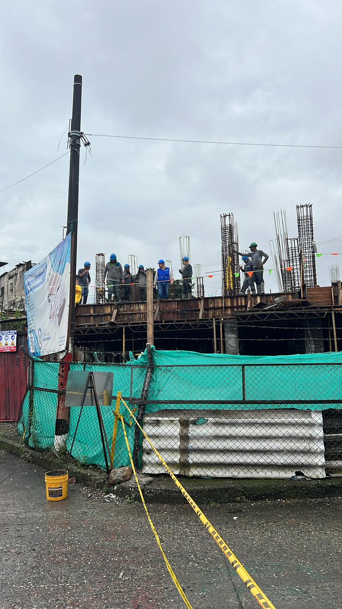 harmanfelipe's tweet photo. Me alegra ver el avance del 48% del Centro de Desarrollo Infantil en la comuna 3 de Villavicencio, una obra que mi gobierno dejó en Brisas del Guatiquia. https://t.co/vbd6tFm3Up