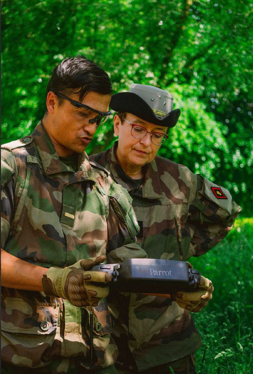 Le régiment a eu l’honneur de recevoir le général de division Evrard dans le cadre de l’Inspection de l’Armée de Terre (IAT). 

Accompagné de son équipe, le général a pu échanger avec nos hussards et découvrir leurs activités durant 3 jours.