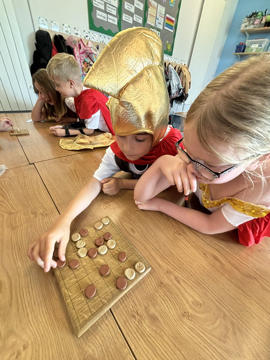 We learned about what Roman children did for fun and played Roman board games 🎲 #eps3MP