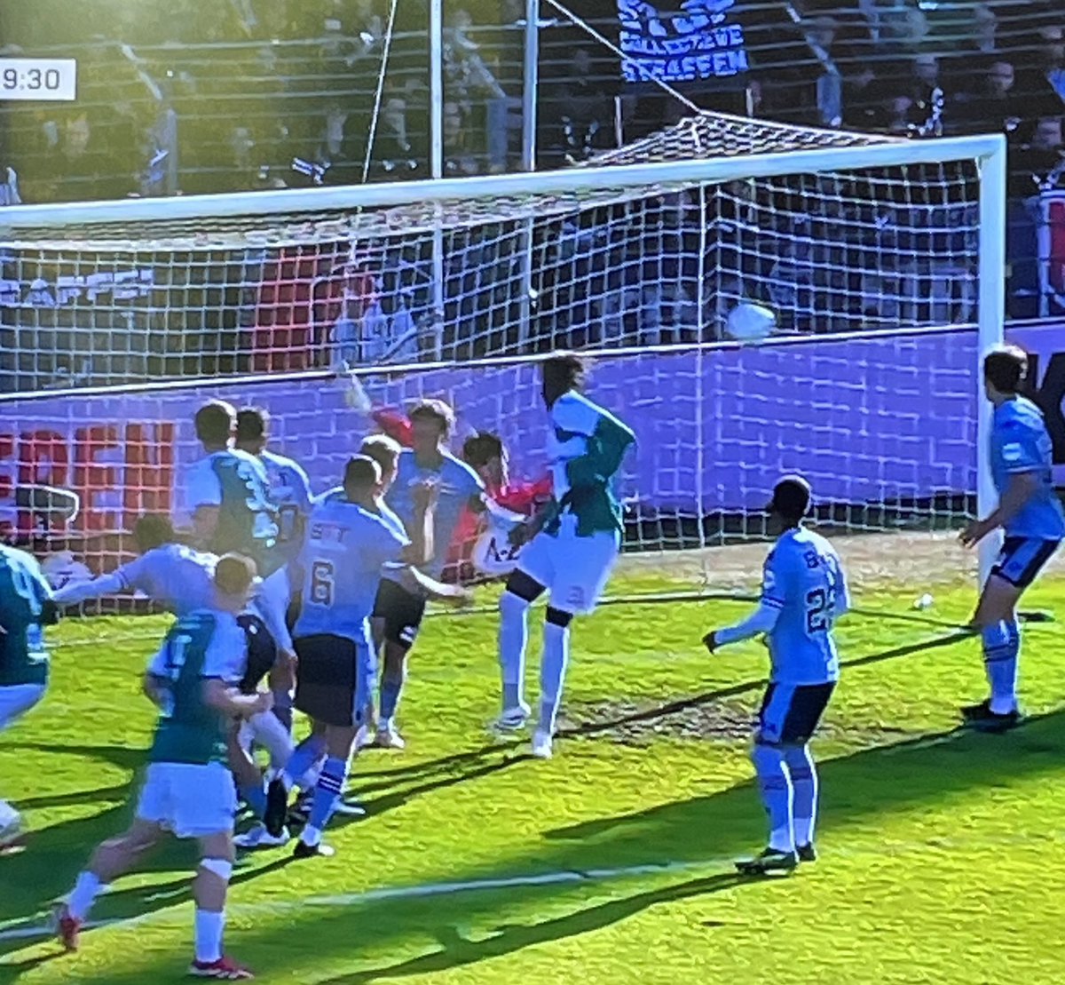 Nu kan alleen rust <a href="/WillemII/">Willem II</a> redden. Maar de druk en de stress nemen de overhand 
2-0 achter tegen <a href="/fcdordrechtnl/">FC Dordrecht</a> ⚽️