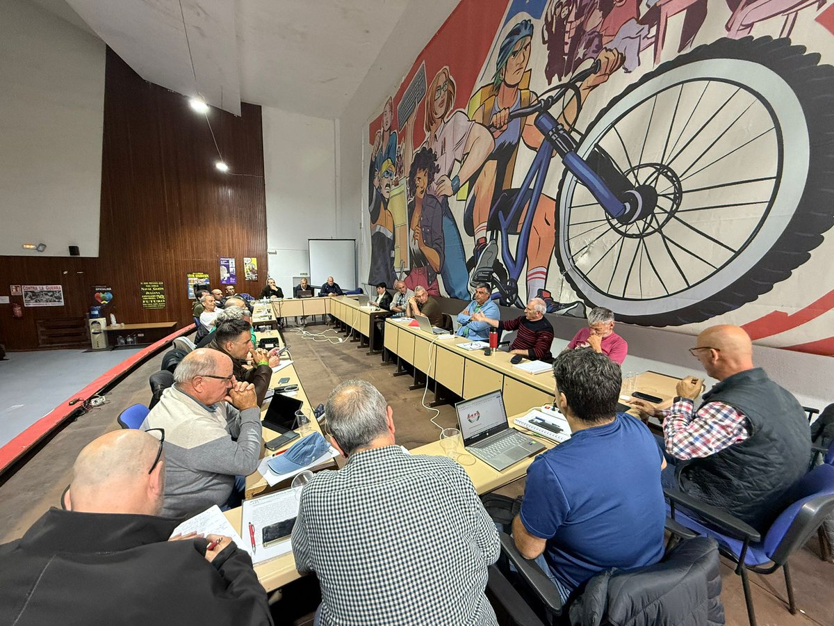 COORDINADORACST's tweet photo. Iniciamos los encuentros de la CST en Gijón, los días 21, 22 y 23 de mayo.
MAÑANA, día 22, nos CONCENTRAREMOS frente a la DELEGACIÓN DEL GOBIERNO en la PLAZA DE ESPAÑA , en Oviedo, a las 11:30
¡POR LA APLICACIÓN DE LOS COEFICIENTES REDUCTORES A LOS  CONDUCTORES PROFESIONALES! https://t.co/Pc14SD841Q
