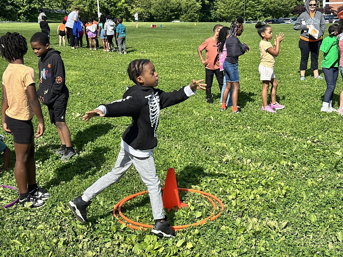 Field Day fun in Room 14! 🏃‍♀️☀️🎉 Our first graders had an absolute blast — running, laughing, and making memories together. So proud of their energy and team spirit! 💙👏 #TheSTRONG💪