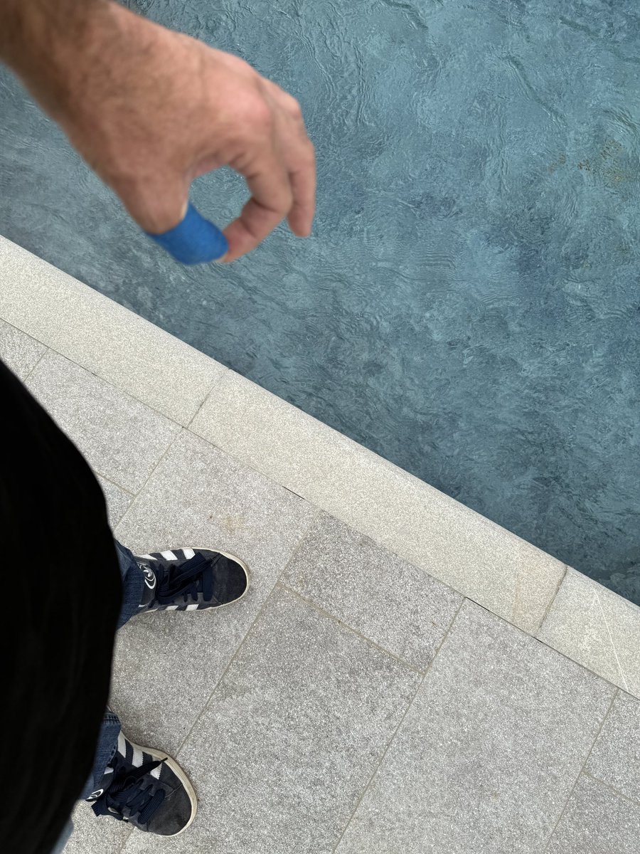 DYOR they said.
Now I got this scar.
$CIRCLE

Contract: EkHr62PC6Y1axrLS7cR8YC4BZeW19mtHxQLCLMrf9vnq
Telegram: t.me/circlegameCTO