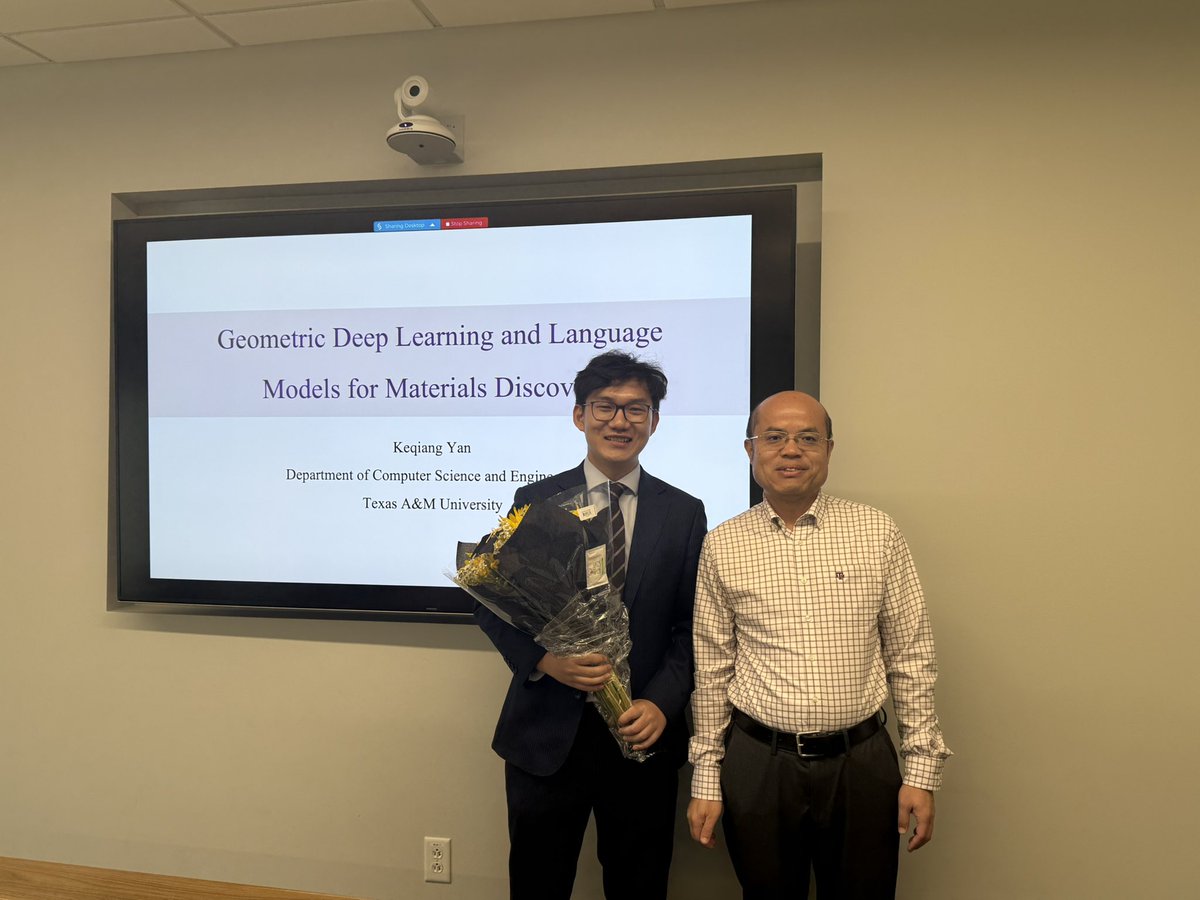 Officially Dr. Yan 🥳🎉