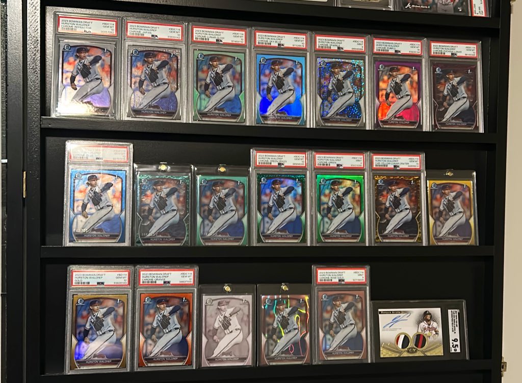 Jpage1999's tweet image. So close to finishing this rainbow! Any help finding the reds and superfractor would be appreciated! @CardPurchaser @Topps