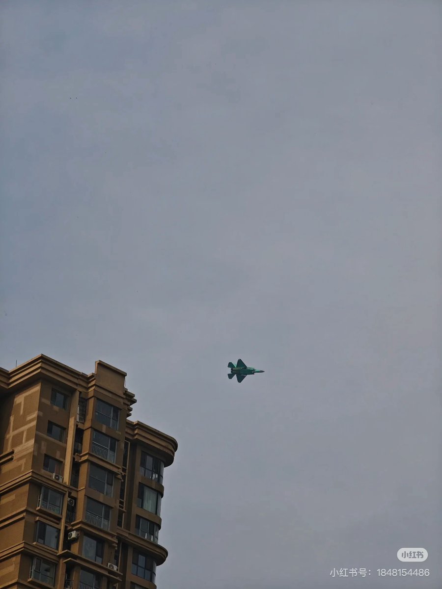RupprechtDeino's tweet photo. Just for the record, these are the two so far released images of the alleged „production“ J-35A and again contrary to what so many stupid sites/accounts all over the internet claim: It’s unlikely for Pakistan, it’s not yet delivered or operational &amp; it‘s likely for the PLAAF. https://t.co/rd7GDKWNHr