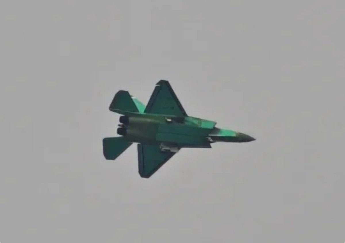 RupprechtDeino's tweet photo. Just for the record, these are the two so far released images of the alleged „production“ J-35A and again contrary to what so many stupid sites/accounts all over the internet claim: It’s unlikely for Pakistan, it’s not yet delivered or operational &amp; it‘s likely for the PLAAF. https://t.co/rd7GDKWNHr