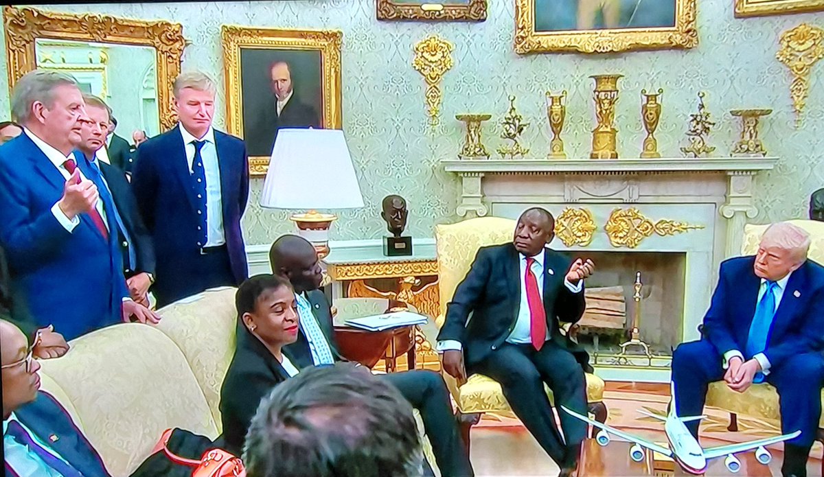 nathidee's tweet photo. President Ramaphosa with his team addressing Donald Trump at the White House. https://t.co/MJyD6i6xme