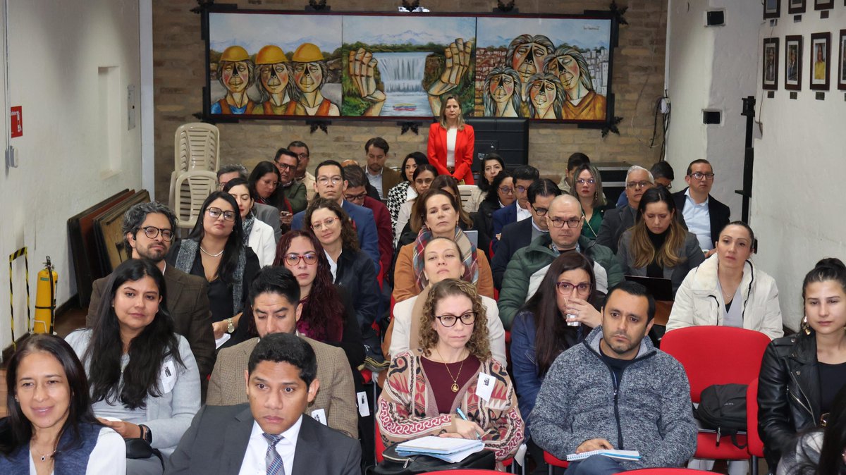 Minvivienda's tweet photo. El @Minvivienda sustenta ante el Comité Técnico Sectorial el anteproyecto de presupuesto 2026 e inversiones priorizadas en los próximos 4 años, para fortalecer #NuestroHábitatBiodiverso y beneficiar a los colombianos con acceso al agua, saneamiento y soluciones habitacionales. https://t.co/zxvbfSXbrU
