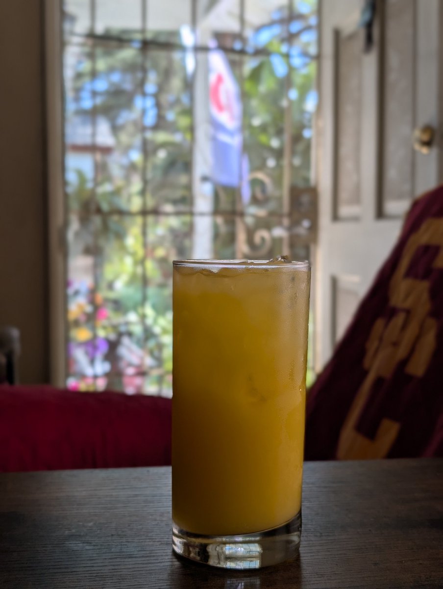 Jerkass10's tweet image. The #Cubs and a  #Screwdriver...a nice Wednesday