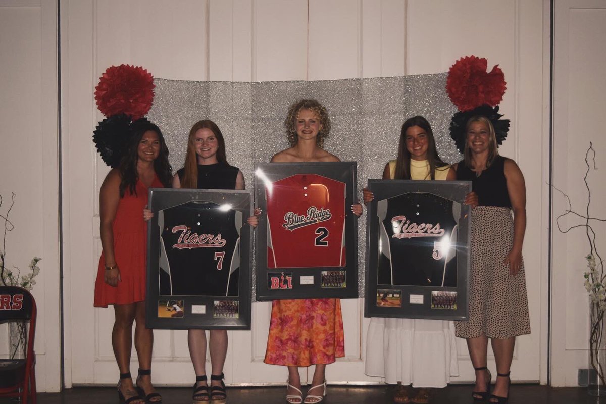 All region: Hannah Durham, Bella Ballenger, Grace Tompkins and Lily Mulkey. 

Seniors: Hannah Durham; Chloe Manley and Jordyn Norris. Congrats and good luck as each of you continue to set high goals and reach for the stars! We will miss you!