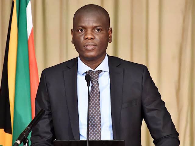 Am_Blujay's tweet photo. Bro just went there so they can present him as the good boy who is opposite to Julius Malema https://t.co/KpaKmeHX00
