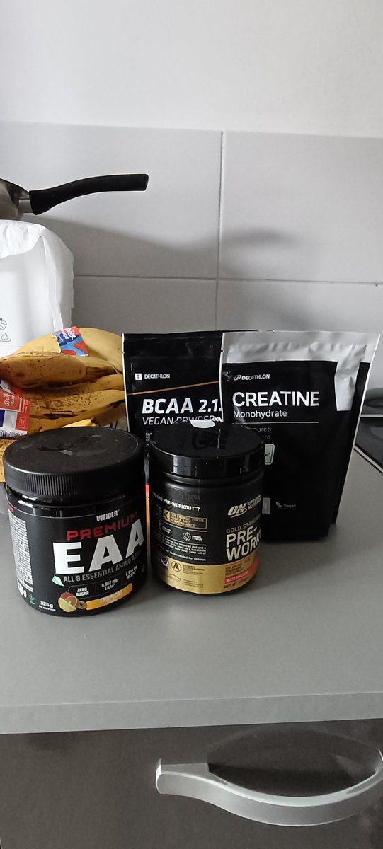 O_Ze_J's tweet image. Je ne crois pas trop à l'efficacité de ces produits mais dans tous les cas je sais qu'il faut prendre des suppléments quand on fait du bodybuilding🏋️ et qu'on veut construire du muscle💪#culturisme #bodybuilding #igf1 #sports #nutrition #diete #fitness #proteines #suplements 😉