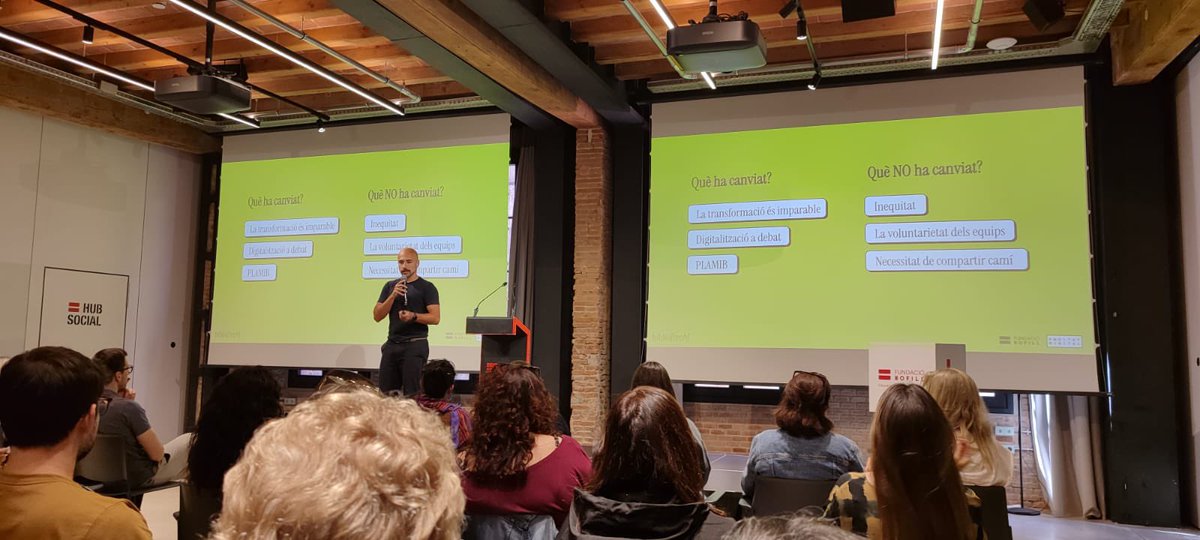 se_selva2's tweet image. Presents a la Jornada Bibliotech al Hub Social de la @fundaciobofill com a refetents de #bibliotequesescolars #CRP Les biblioteques escolars poden ser una palanca d’equitat i innovació. #bibliotech #be Gràcies per aquesta jornada!