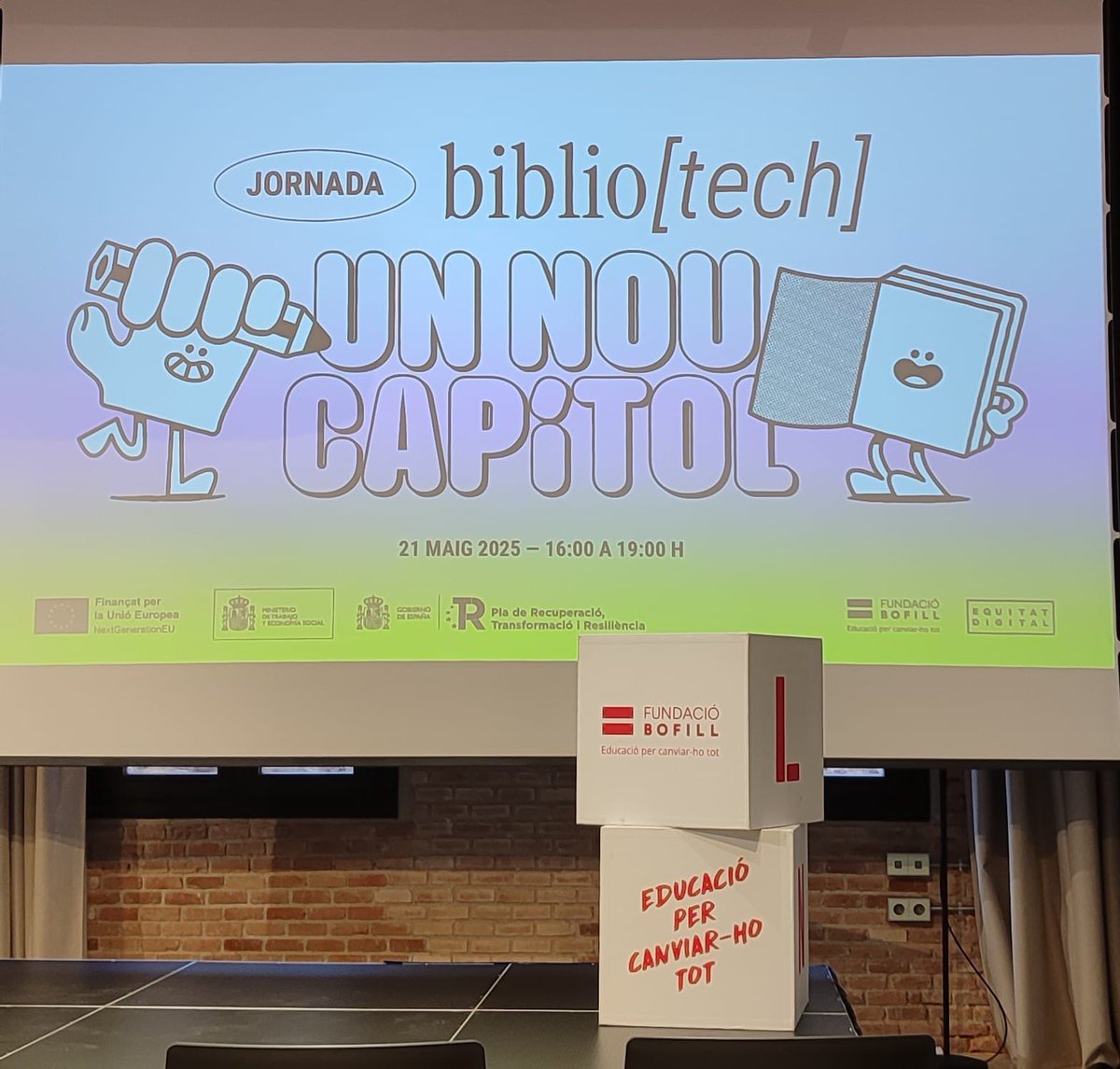 se_selva2's tweet image. Presents a la Jornada Bibliotech al Hub Social de la @fundaciobofill com a refetents de #bibliotequesescolars #CRP Les biblioteques escolars poden ser una palanca d’equitat i innovació. #bibliotech #be Gràcies per aquesta jornada!