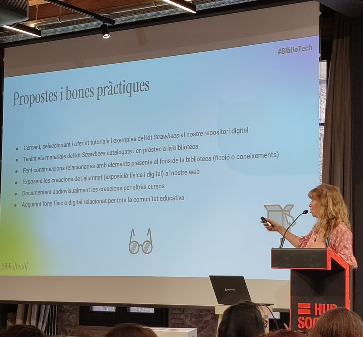 se_selva2's tweet image. Presents a la Jornada Bibliotech al Hub Social de la @fundaciobofill com a refetents de #bibliotequesescolars #CRP Les biblioteques escolars poden ser una palanca d’equitat i innovació. #bibliotech #be Gràcies per aquesta jornada!