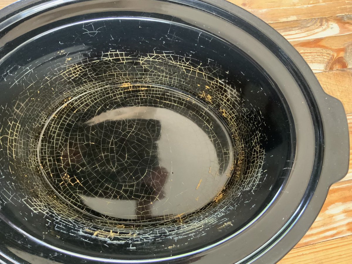 morris_michael1's tweet photo. @jamesmartinchef @Wahl_UK @AmazonUK @tricia_morris this is our James Martin Wahl slow cooker bought on Amazon it’s five months old!!!    Wahl say it’s normal wear and tear and they can’t replace because the line is discontinued.  Not true it’s on their site right now!! Help!! https://t.co/gb3aBpAJEI