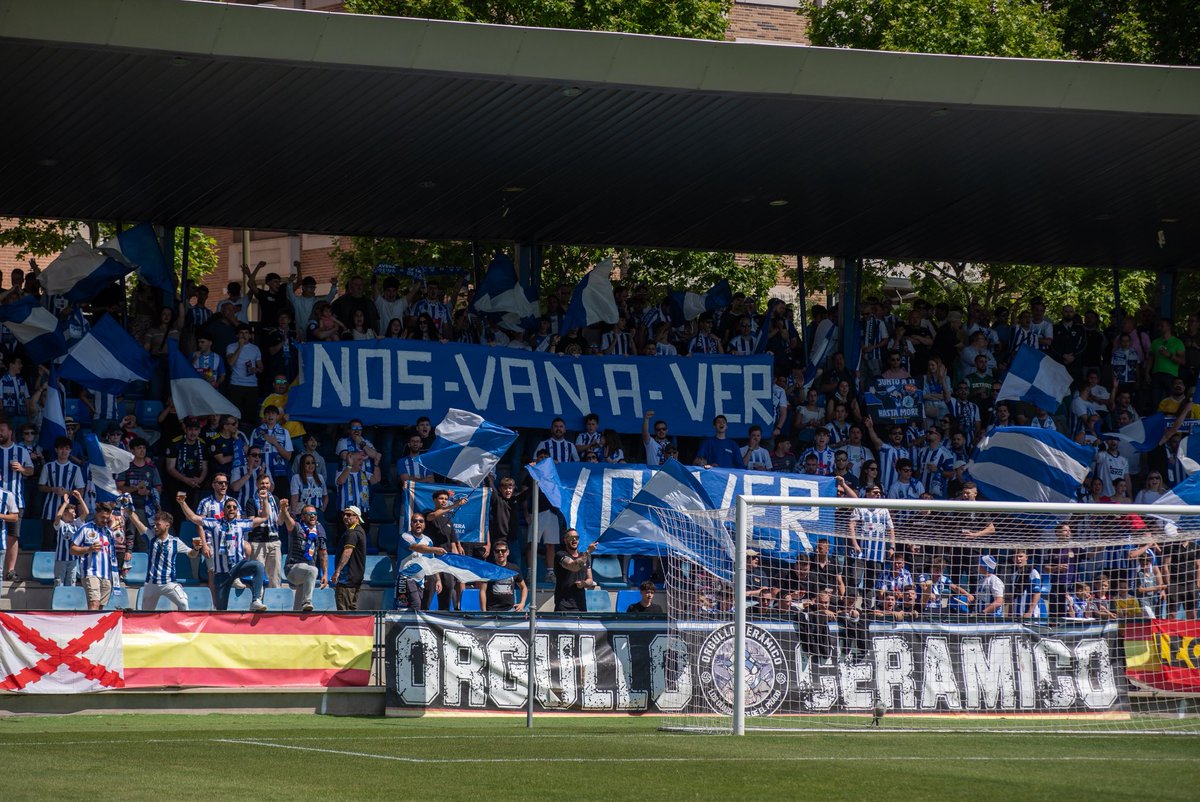 CFTalavera's tweet photo. Faltan por venderse 180 entradas para poder colgar el cartel de “No hay entradas”.

En menos de 48 horas vais a conseguir llenar el estadio para un partido que es dentro de 11 días.

Estamos sin palabras. ¡¡GRACIAS!! https://t.co/zew4K8lhSB