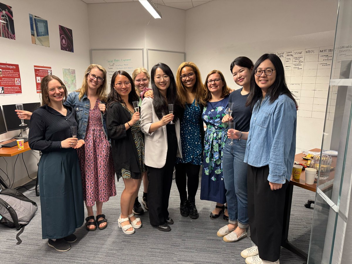 CUSocialMedia's tweet image. 🎓🎉 Congratulations, Dr. Zhao! We&apos;re celebrating @Pengfei_Zhao_  on her successful dissertation defense. We’re so proud of you at the SML, and will miss you dearly!