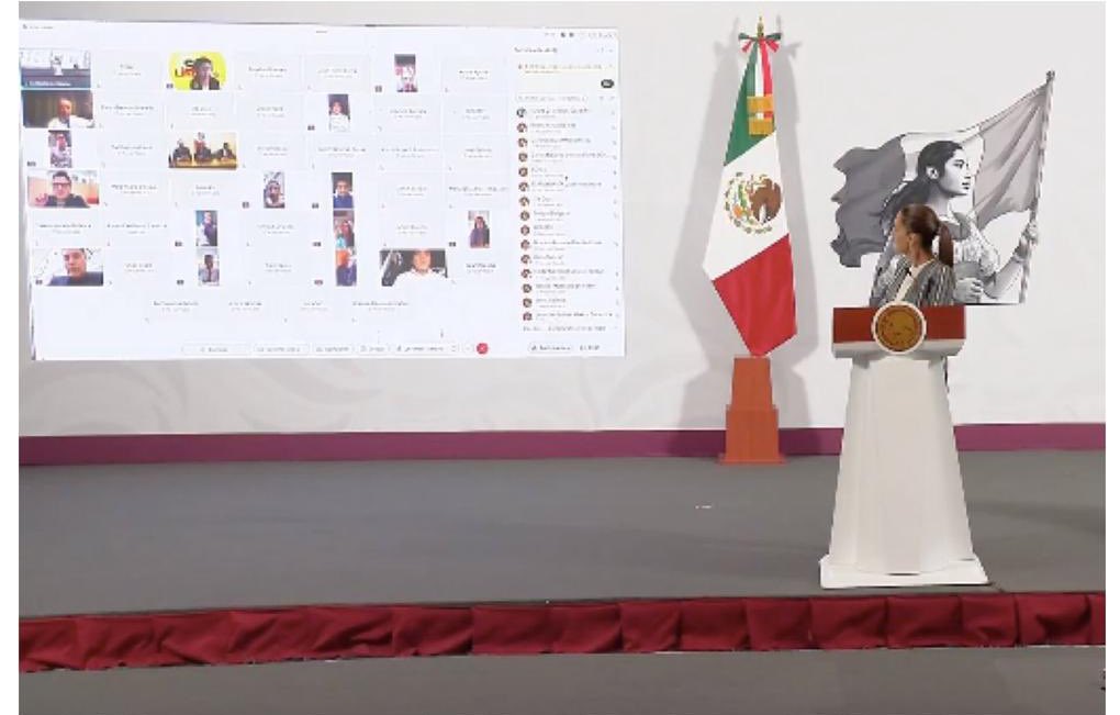 LuisHuRRa's tweet photo. #LasMañaneras son la mejor herramienta comunicativa para posicionar temas en #Mx, sin duda las conferencias son el sello característico d la #4T pero en los últimos días actores adversos al gobierno han utilizado este espacio para proyectar sus agendas, hoy así lo hizo la #CNTE https://t.co/koIGdeE5Sf